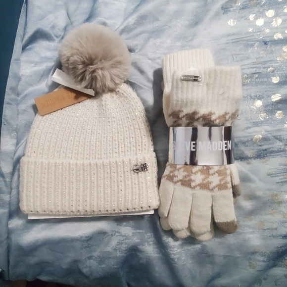 STEVE Madden Crystal Embellished Light Cream Knit Faux Winter Fall Beanie/gloves - Picture 3 of 3
